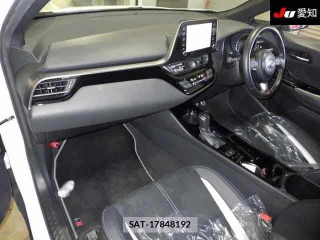 Toyota C-HR 2021 8862774-3