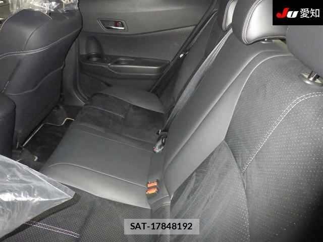Toyota C-HR 2021 8862774-4