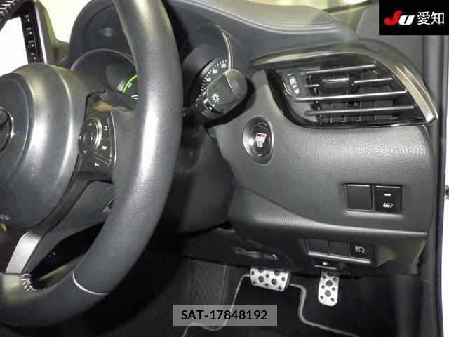 Toyota C-HR 2021 8862774-5