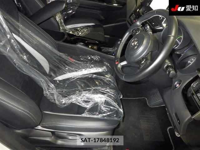 Toyota C-HR 2021 8862774-6