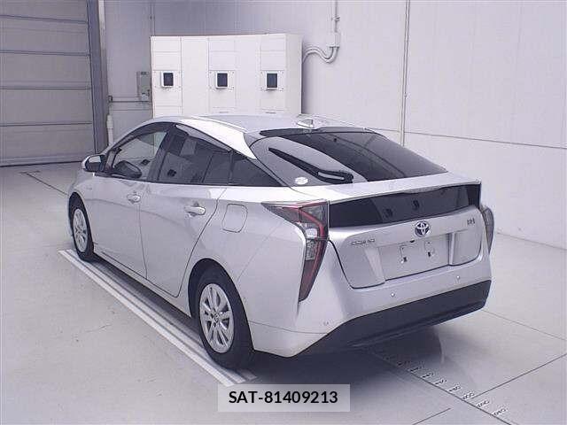 Toyota PRIUS 2017 8851235-1