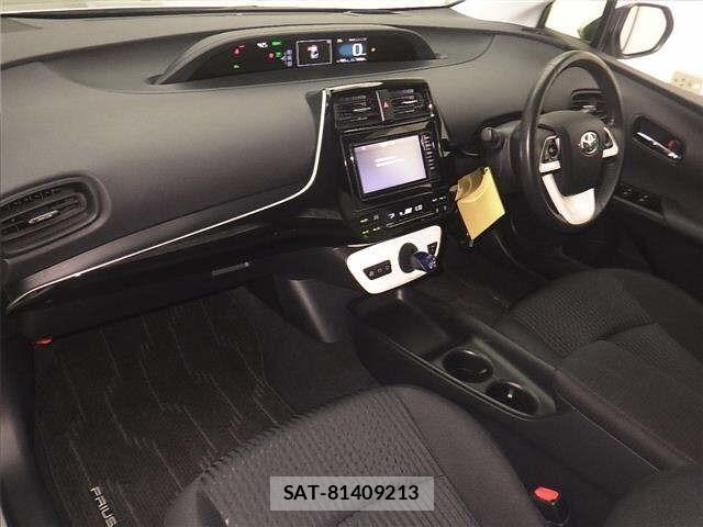 Toyota PRIUS 2017 8851235-4