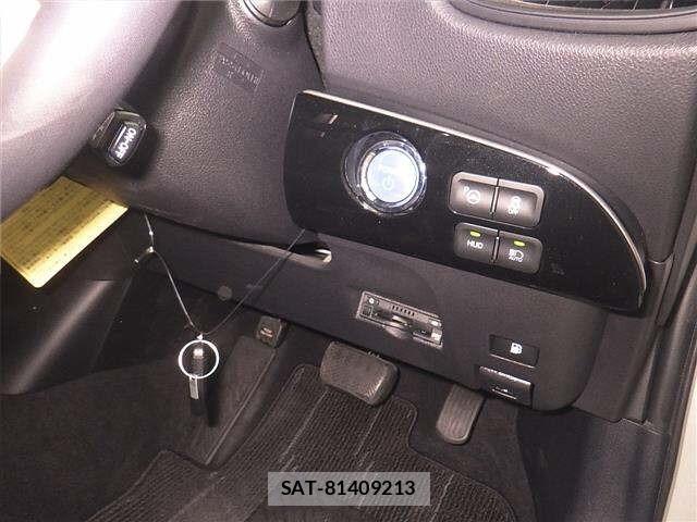 Toyota PRIUS 2017 8851235-8