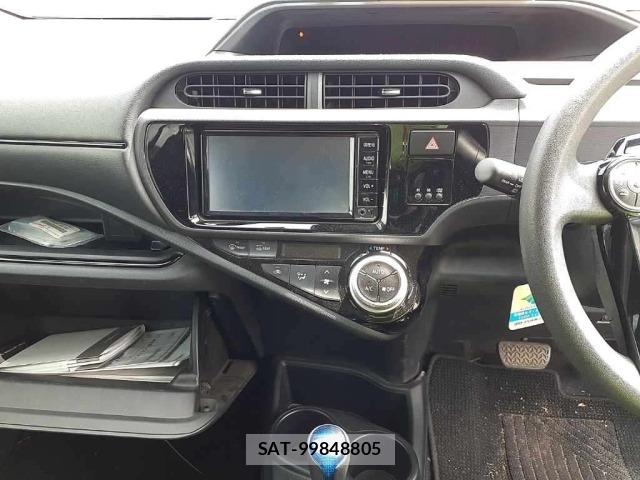 Toyota AQUA 2017 8862359-11