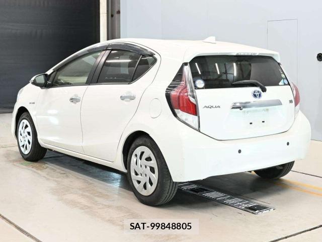 Toyota AQUA 2017 8862359-6