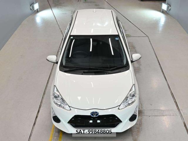 Toyota AQUA 2017 8862359-7