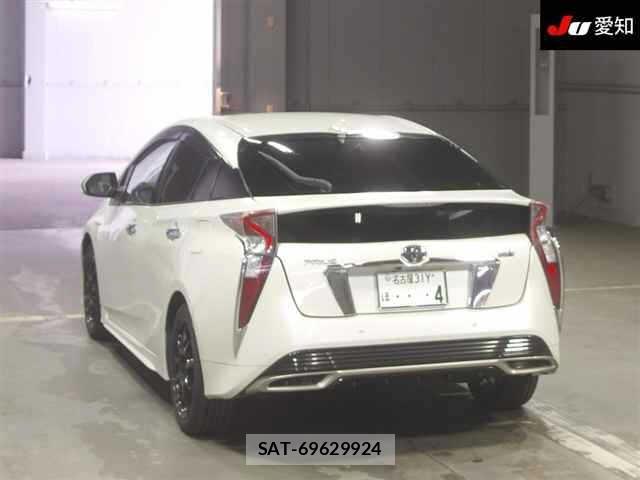 Toyota PRIUS 2017 8911311-1