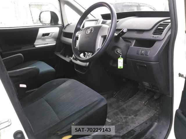 Toyota NOAH 2011 8765189-3