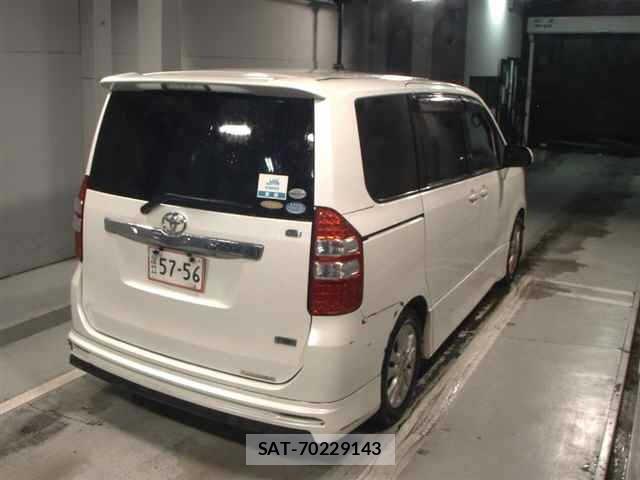 Toyota NOAH 2011 8765189-5