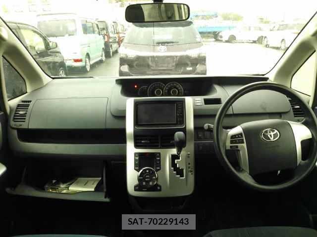 Toyota NOAH 2011 8765189-8