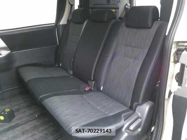Toyota NOAH 2011 8765189-9