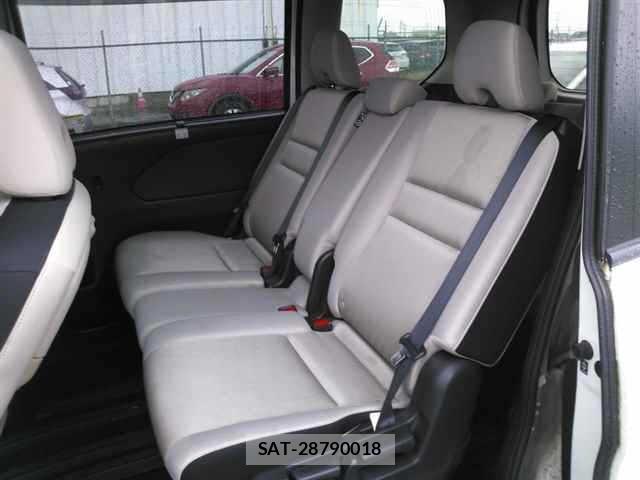 Nissan SERENA 2017 8773171-9