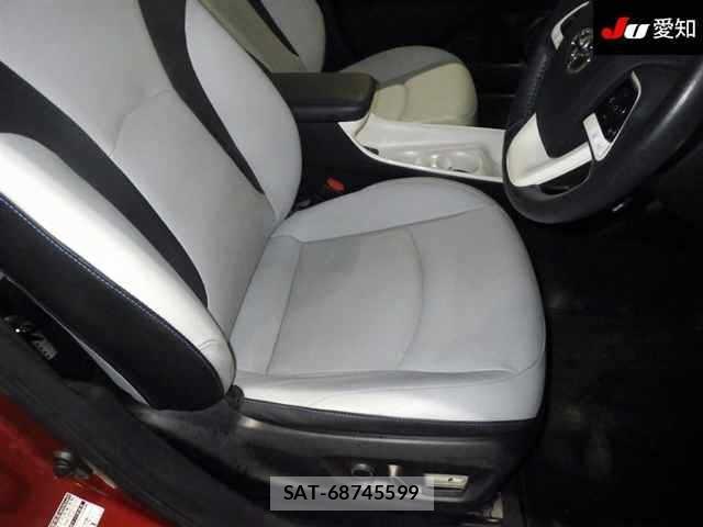 Toyota PRIUS 2016 8911312-6