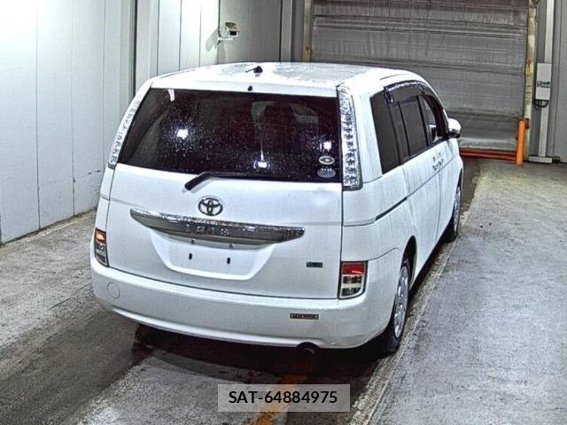 Toyota ISIS 2015 8777960-5
