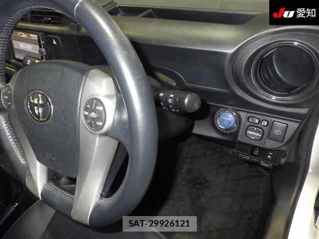 Toyota AQUA 2013 8862366-5