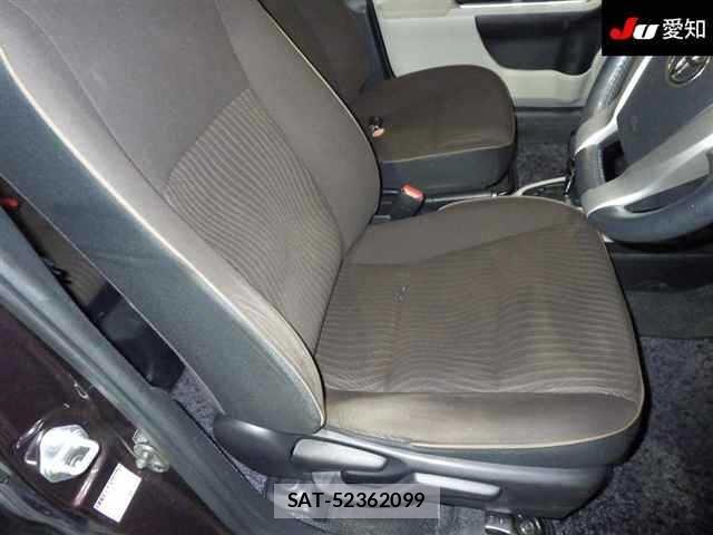 Toyota AQUA 2014 8862367-6