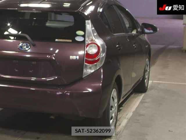 Toyota AQUA 2014 8862367-8