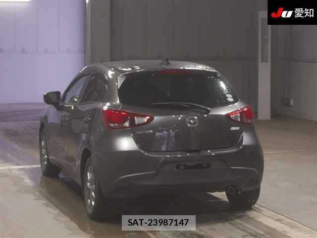 Mazda DEMIO 2017 8907565-1