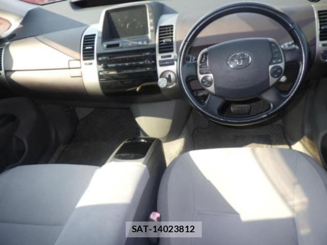 Toyota PRIUS 2004 8692024-3