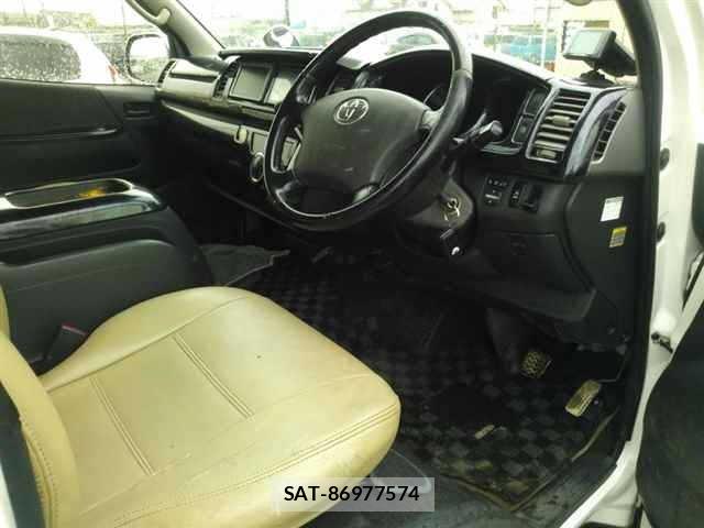 Toyota HIACE WAGON 2012 8761717-3