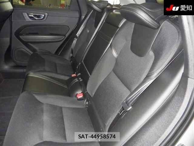 Volvo XC60 2018 8861601-4