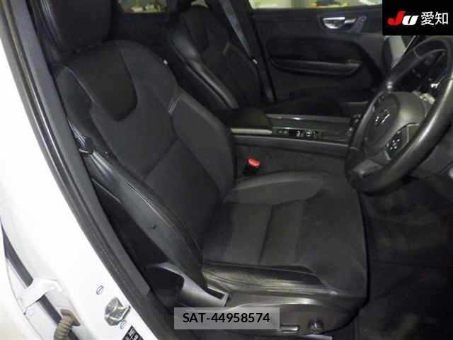 Volvo XC60 2018 8861601-6