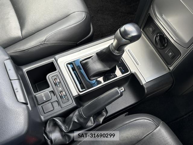Toyota LAND CRUISER PRADO 2018 8906850-1