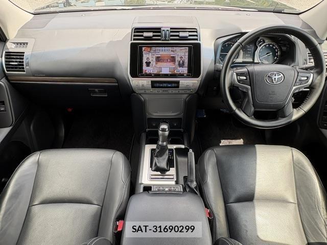 Toyota LAND CRUISER PRADO 2018 8906850-14