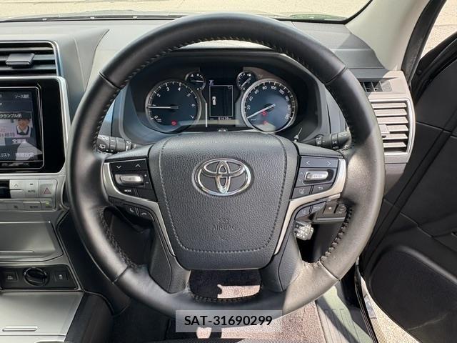 Toyota LAND CRUISER PRADO 2018 8906850-3