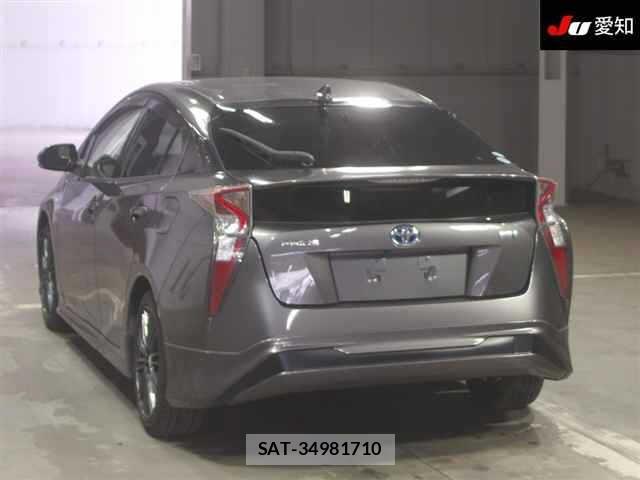 Toyota PRIUS 2016 8911323-1