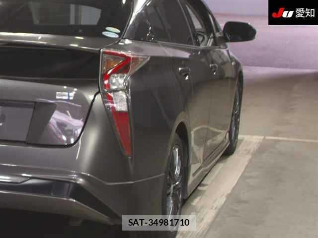 Toyota PRIUS 2016 8911323-8