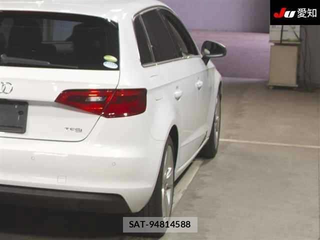 Audi A3 2015 8860022-8