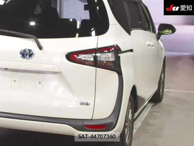 Toyota SIENTA 2017 8902842-8