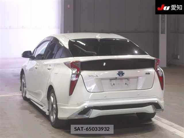 Toyota PRIUS 2016 8911324-1