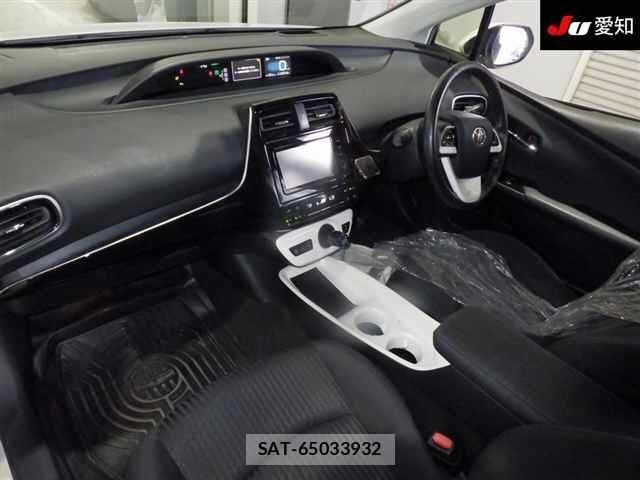 Toyota PRIUS 2016 8911324-3