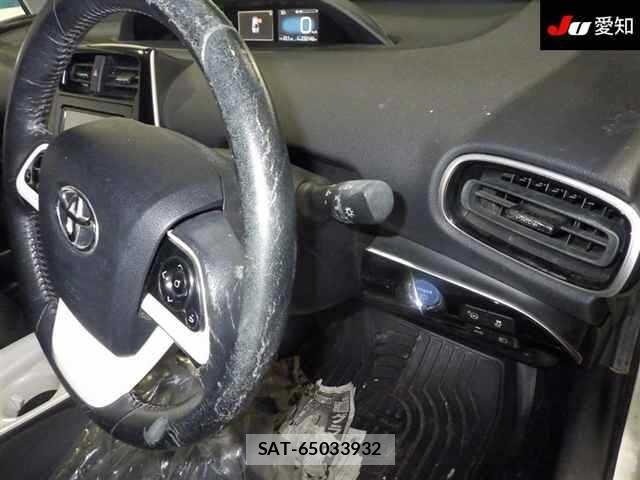 Toyota PRIUS 2016 8911324-5