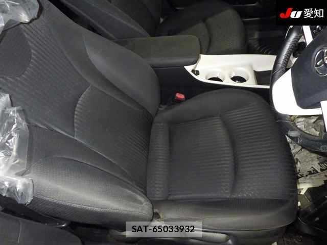 Toyota PRIUS 2016 8911324-6