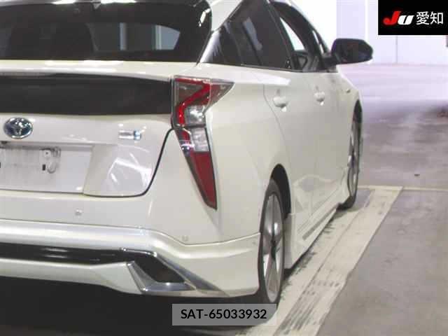 Toyota PRIUS 2016 8911324-8