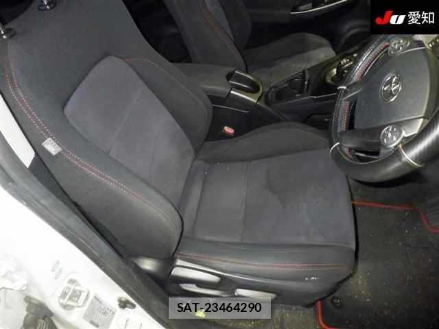 Toyota PRIUS 2013 8911328-6