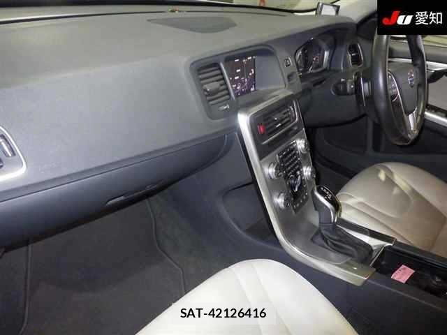 Volvo V60 2017 8868367-3