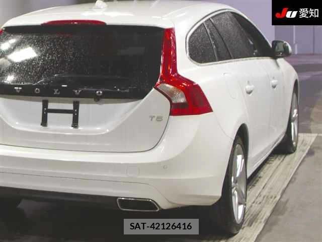 Volvo V60 2017 8868367-8