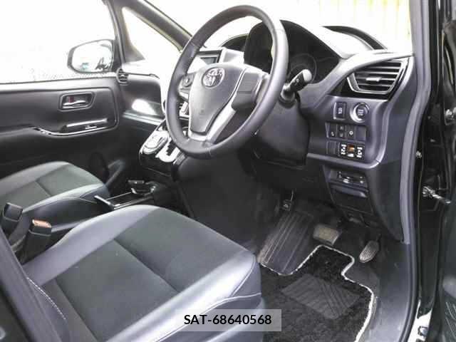 Toyota NOAH 2019 8683103-3