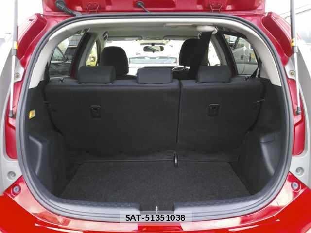 Toyota AQUA 2013 8682928-10
