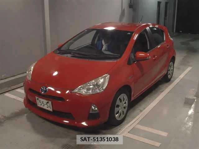 Toyota AQUA 2013 8682928-4