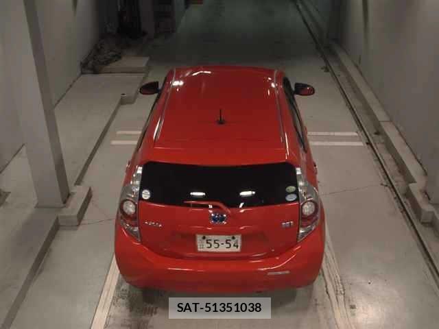 Toyota AQUA 2013 8682928-7