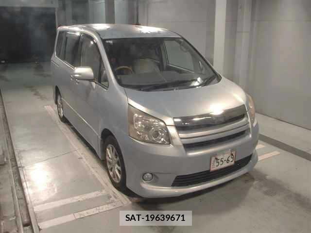 Toyota NOAH 2009 8683104-0
