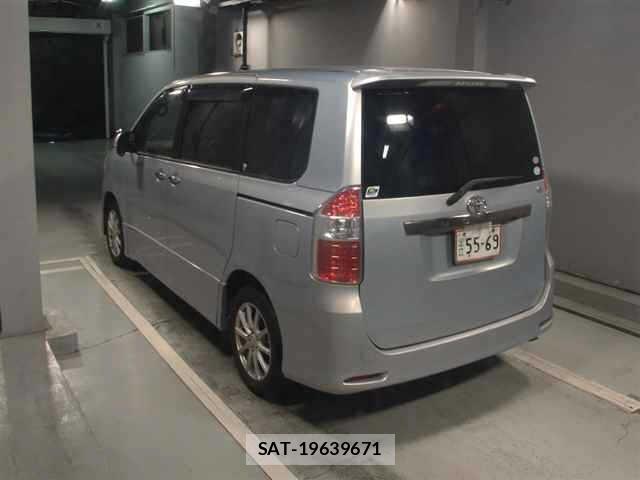 Toyota NOAH 2009 8683104-1