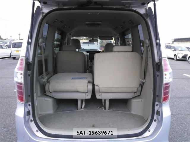 Toyota NOAH 2009 8683104-10