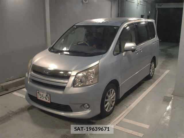 Toyota NOAH 2009 8683104-4