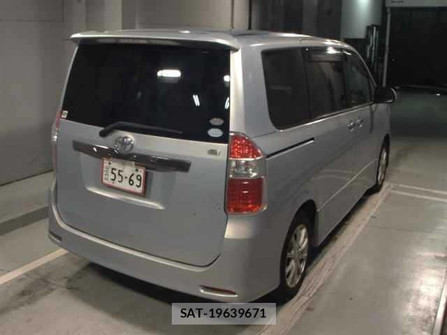 Toyota NOAH 2009 8683104-5